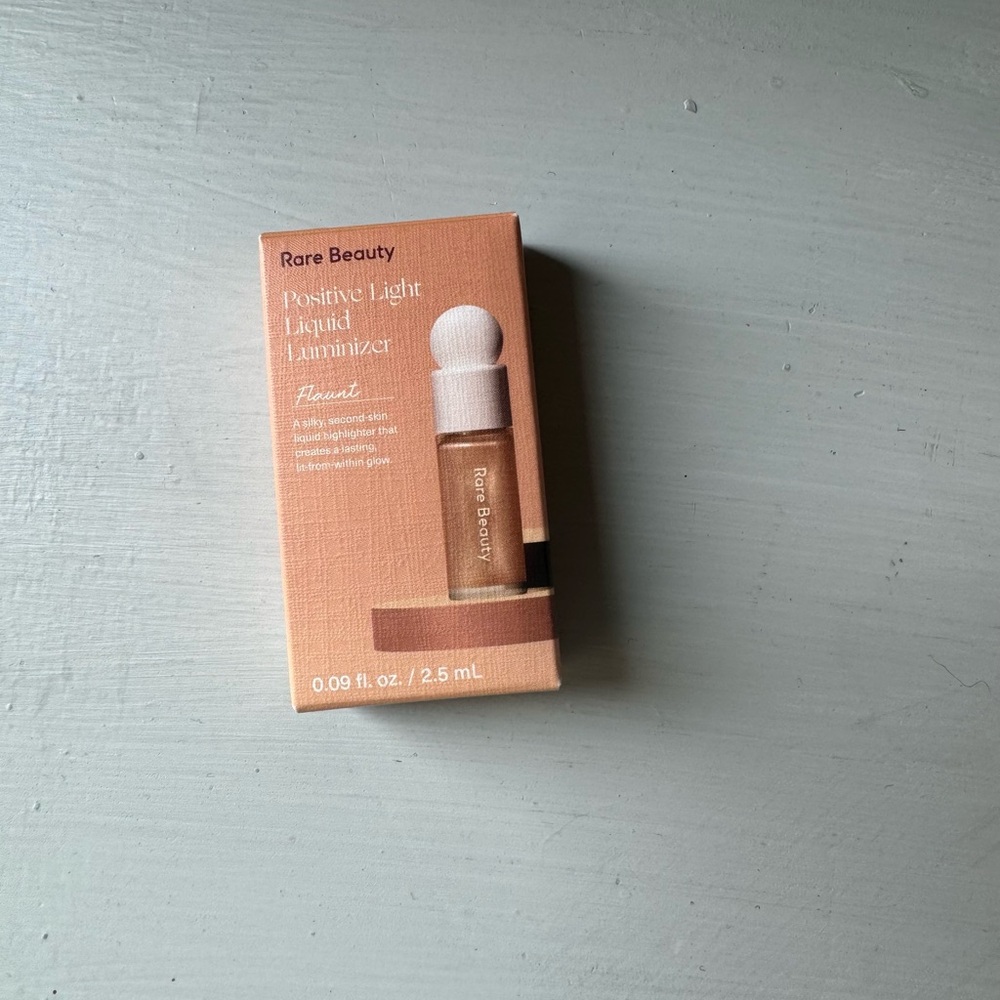 NWT Rare Beauty by Selena Gomez Mini Positive Light Liquid Luminizer Flaunt
